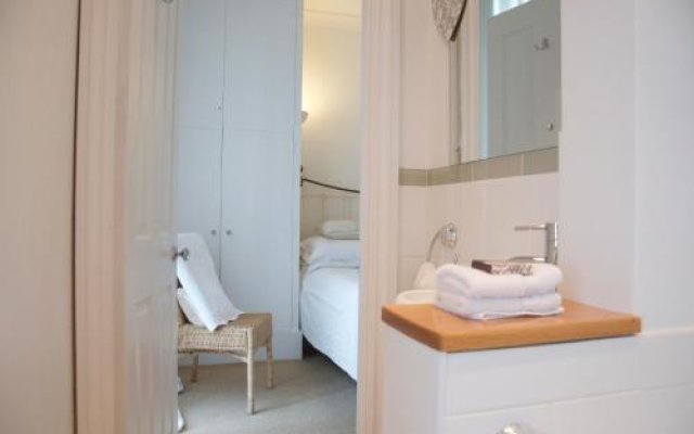 onefifty cowes / bed & breakfast