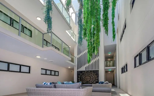 Apartment Close to the City Life on Lake 3