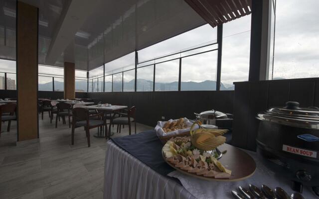 SM Grand Hotel