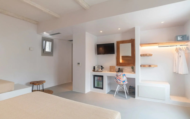 Paros Comfy Suites