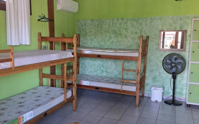 Girassol Hostel by Katita