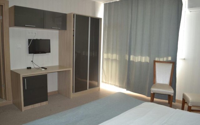 Roz Otel