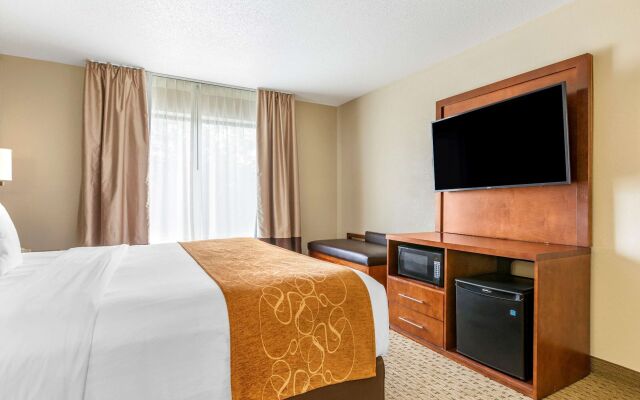 Comfort Suites Grand Rapids North