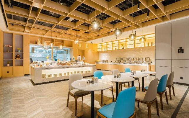 Atour Hotel Xuzhou Huanqiu Harbor High Speed Railway Station Branch