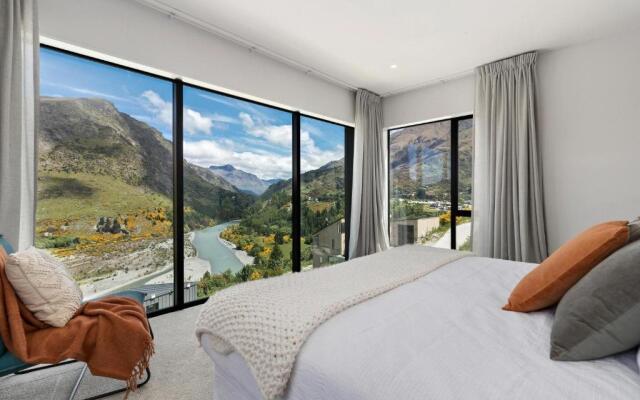 Arthur's point+Hot Tub+Balcony+3 bathrooms