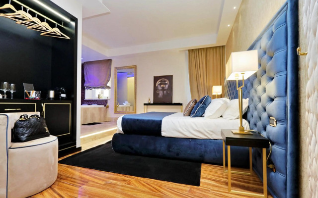 Spanish Diamond Luxury Suites & Jacuzzi