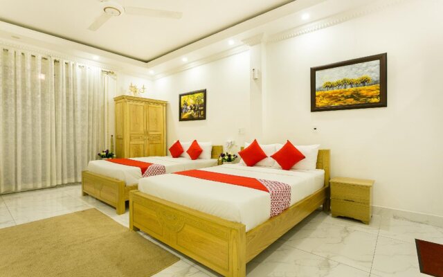 Hotel Kim Cuong  by OYO Rooms