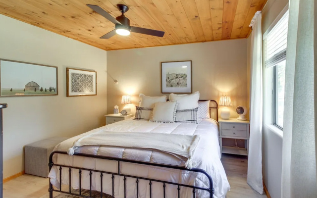 Cozy Heber Cabin Retreat w/ Deck + Fireplace!
