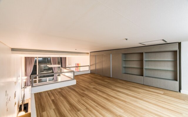 The Uno Residence