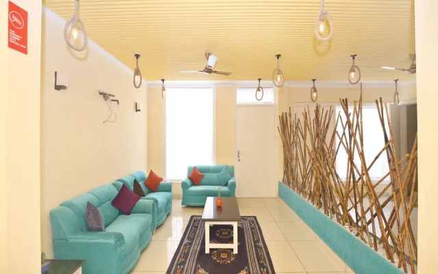 OYO 13130 Dream Nest