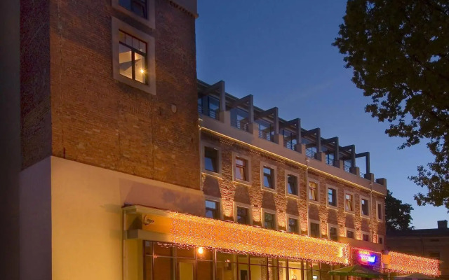 Toss Hotel