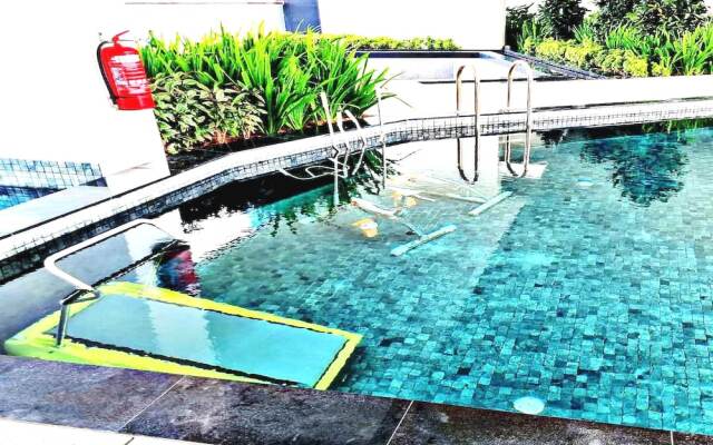 OYO Home 90948 Irishe Homestay Penang City Seaview