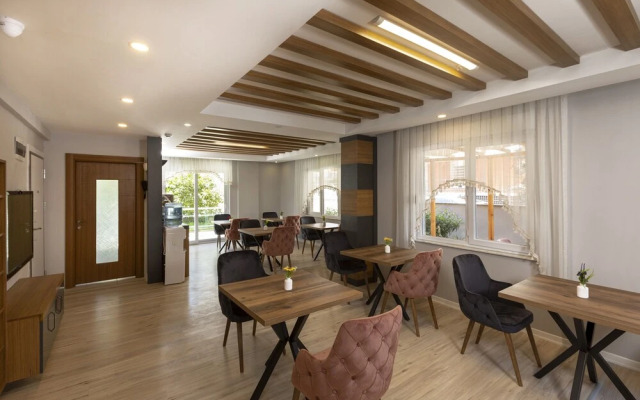 Toprak Hotel
