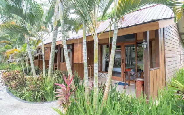 RedDoorz Plus @ Raya Senggigi Lombok