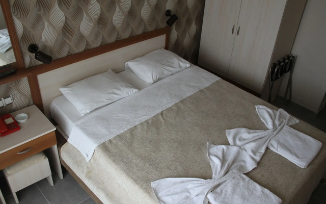 Saturn Hotel