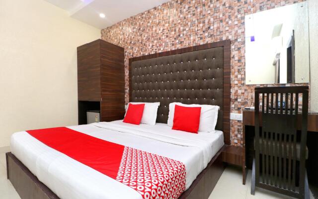 OYO 22579 Azaad Lifestyle