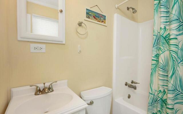 The Hideaway by Oak Island Accommodations