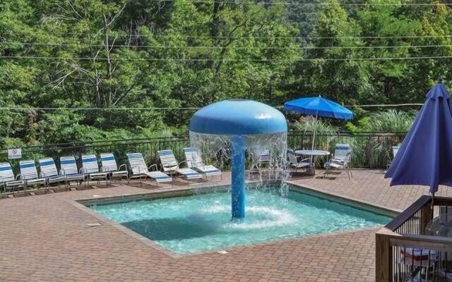 Creekside Manor Too 2 Bedroom Cabin by RedAwning