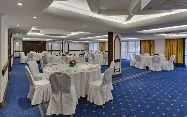 The Heron By Sarovar Portico India