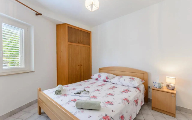 Apartments by the sea Sumartin, Brac - 2952