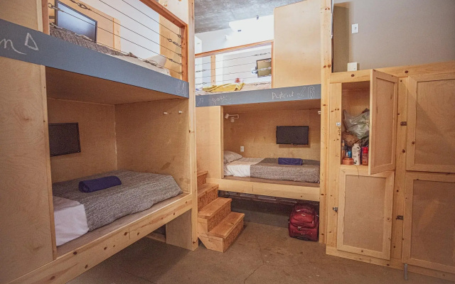 PodShare San Diego - Hostel