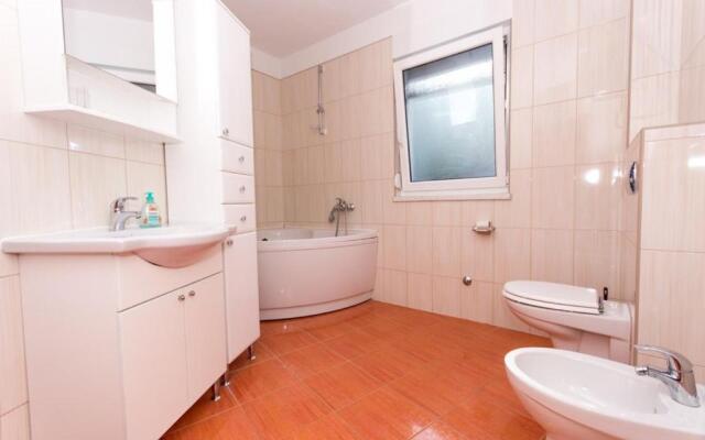Apartments Slavica - 70m to beach