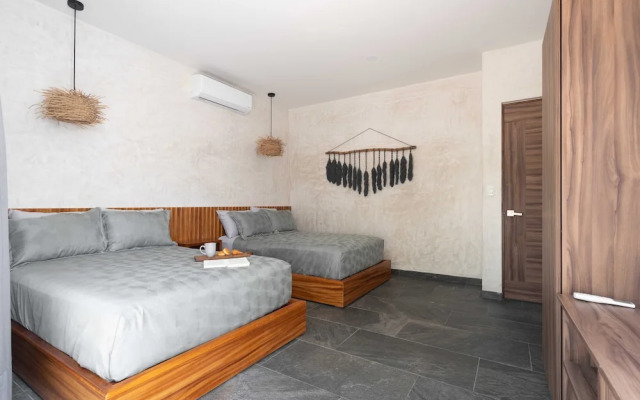 Twelve O’Clock Luxury Villas