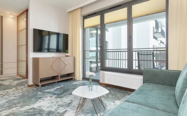 Elegant Apartment for 4 by Renters