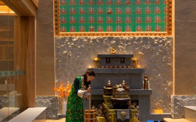Kuoboqiong Xiyin Villa (Jiuzhaigou Valley Scenic and Historic Interest Area Store) – People – Ngawa