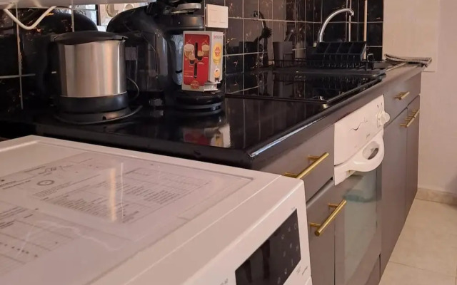 La Marina Oasis, 2-beds, Sleeps 4, 10 min to Beach