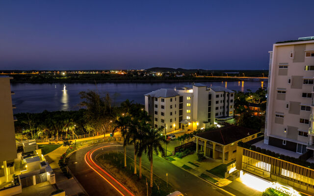 Lanai Riverside Apartments