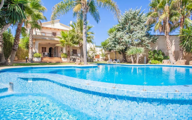 Can Gual in Inca With 4 Bedrooms and 3 Bathrooms