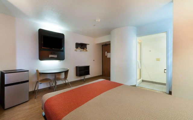 Motel 6 Dallas, TX - Northeast