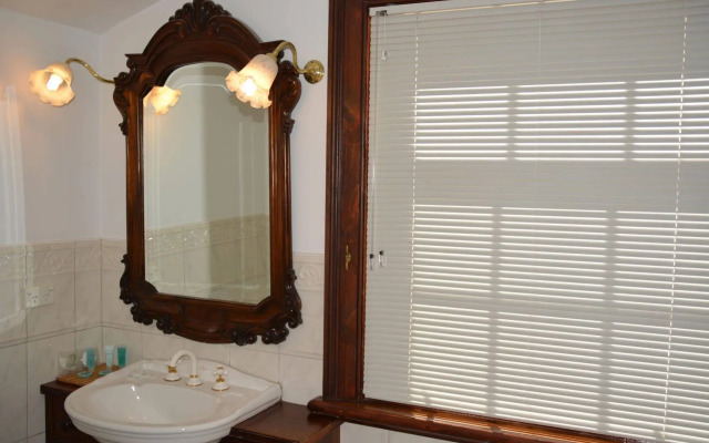 Apartments at York Mansions