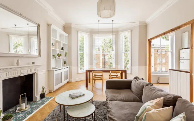Newly Renovated One Bedroom Kensington Flat