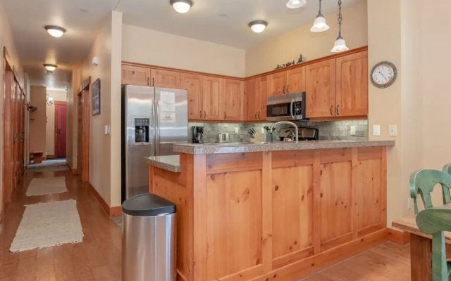 Cabins at Mammoth Lakes