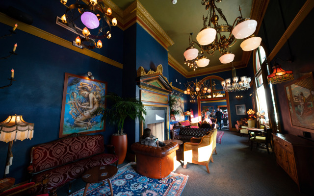 McMenamins Elk Temple