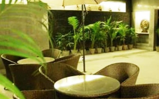 Royal Residence On MG Road