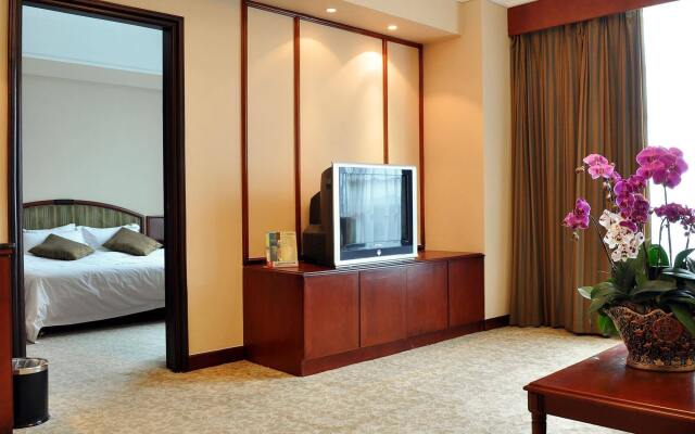 Palace International Hotel