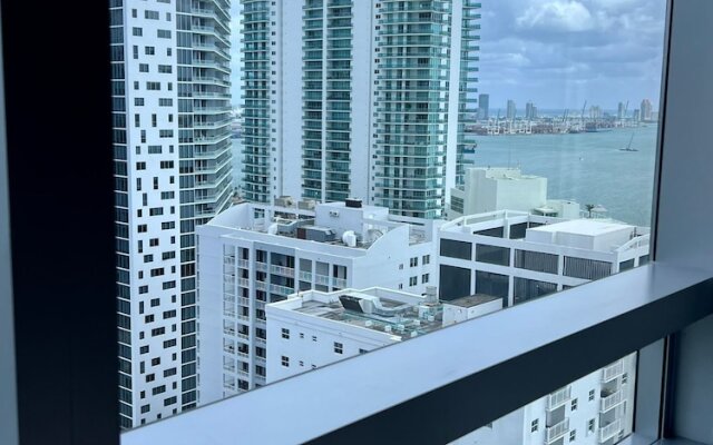 Suite - City View at Four Seasons Miami