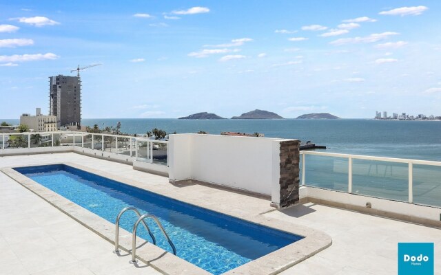 Condo con vista al mar en Torre 2501