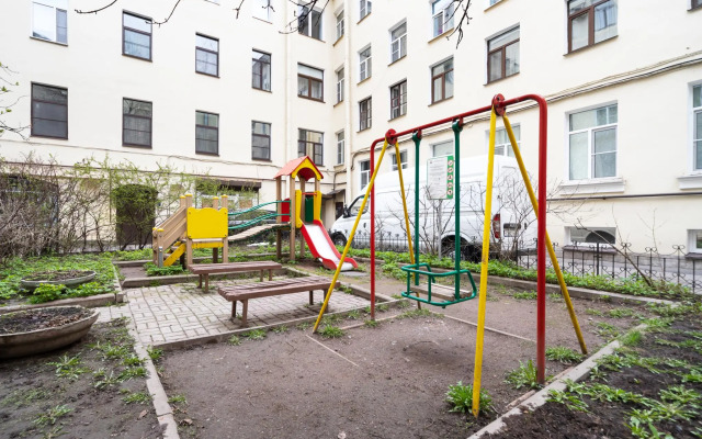 на Малой морской 16