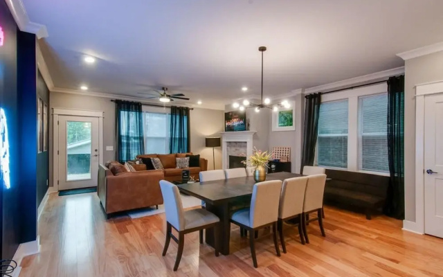 Booking Fast 12 Beds-large Yard