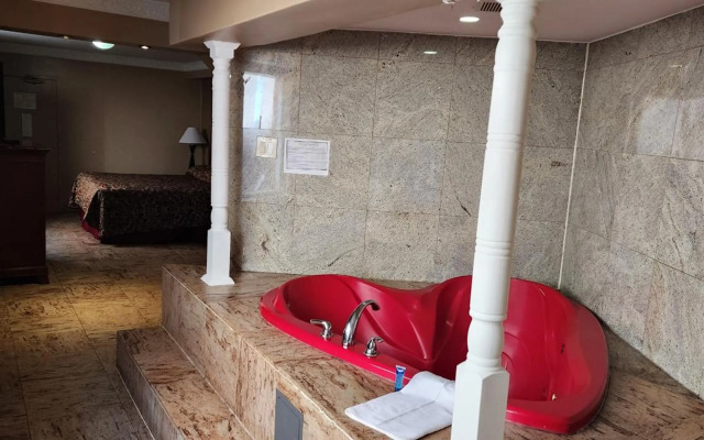 Townhouse Inn & Suites