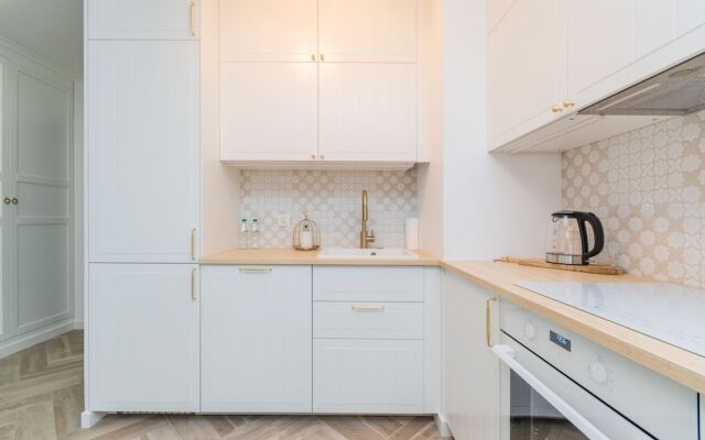Golden Azzure by Grand Apartments