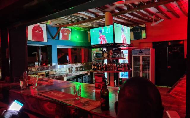 Kimyakimya Pub & lodge