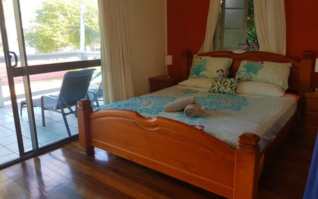 Arcadia Beach Guest House and Car Hire