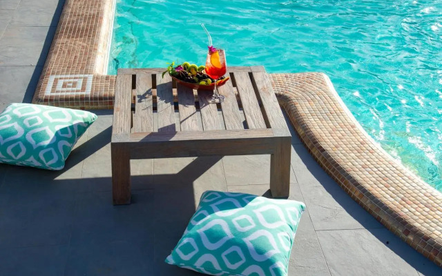 Insula Boutique Hotel