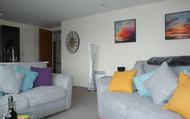 Coastal City Rooms – Waterfront