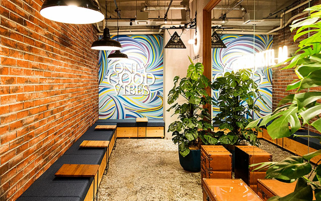 Kalakaua Inn The Kitchen Hostel Ao